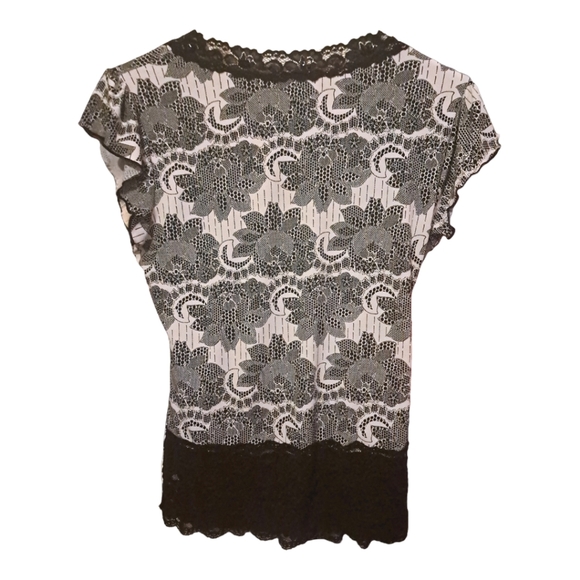 Women's dressy top size Medium - Picture 2 of 2